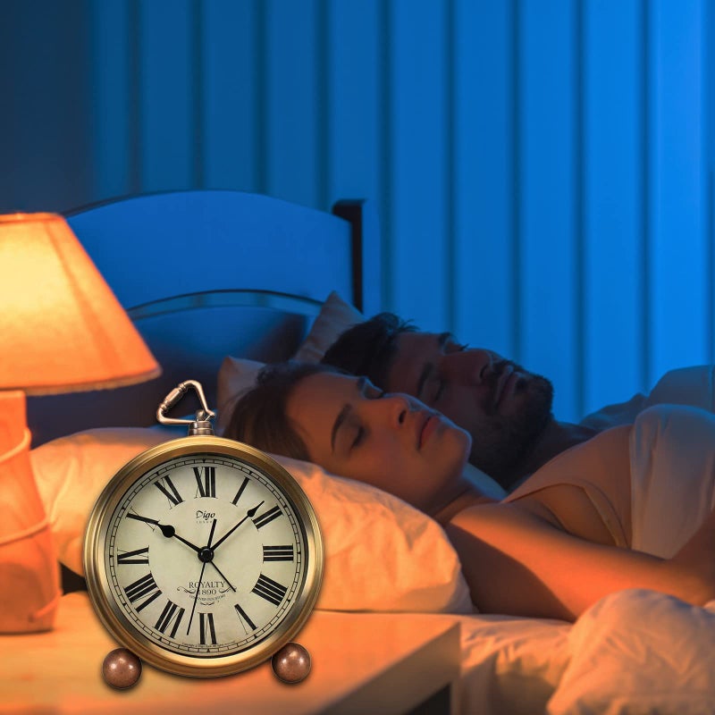 JUSTUP ساعة طاولة ذهبية من جاست اب، ساعة منبه مكتبية عتيقة غير مزعجة تعمل بالبطارية حركة كوارتز صامتة زجاج عالي الدقة لتزيين غرفة النوم وغرفة المعيشة والديكور الداخلي للأطفال (روماني) - Image 2